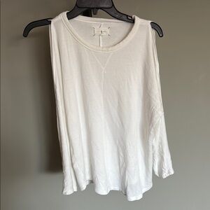 Women's White Sleeveless Top